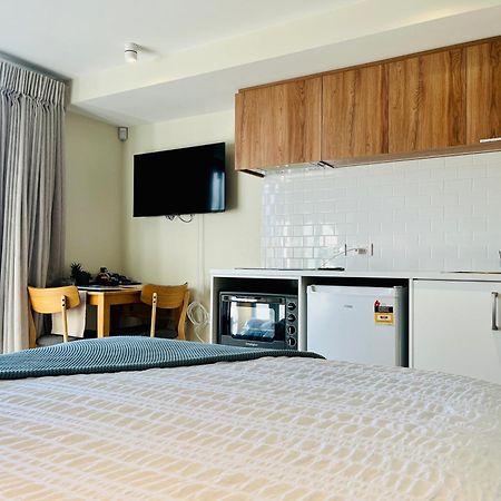 Queenstown Studio - 5Mins To Airport - Aircond - Free Wifi - Walk To Centre Bagian luar foto